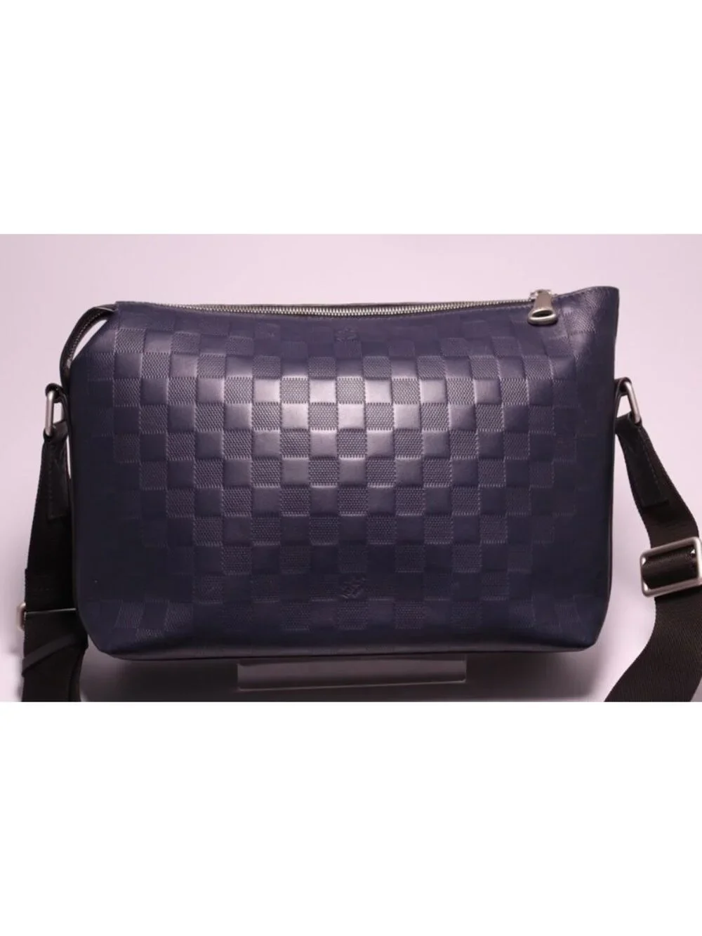 Louis Vuitton Damier Infini Discovery Messenger Shoulder